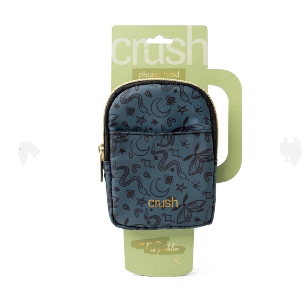 NWT Crush Please Hold Water Bottle Pouch, green animals, Super Cute!